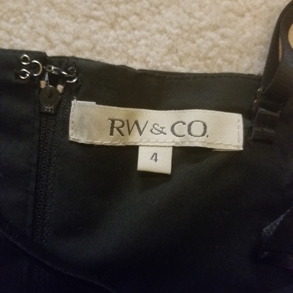 Rw&co Black A Line Dress with embroidered flowers - Picture 4 of 6